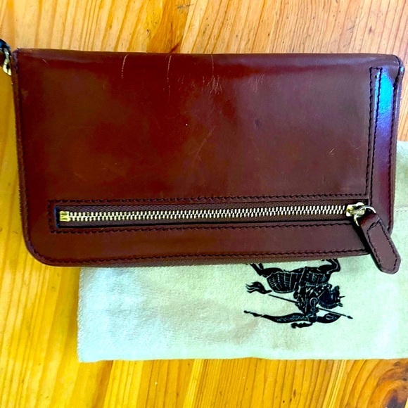 Authentic Burberry big wallet  leather made in Italy8 X 5 fits big 📱w/dust bag - Picture 6 of 12